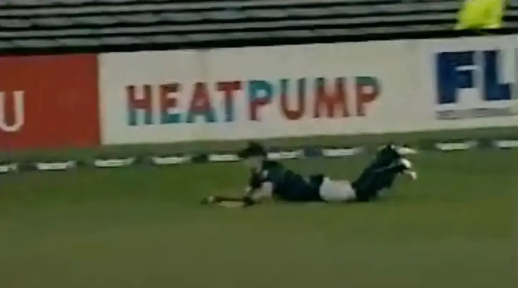 #1 The story of Lou Vincent's pants falling off 🤣 - funny moments in cricket