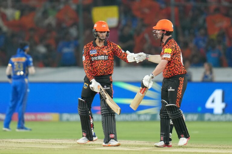 Top eight teams hitting most sixes in an innings in the IPL ft. SRH and MI